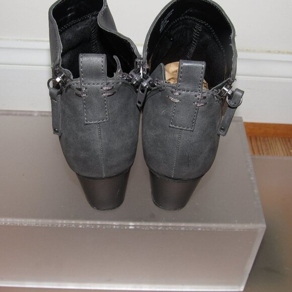 EXPRESS Gray Ankle Booties Size 7 - Picture 3 of 5